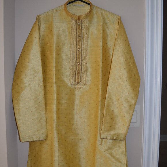 ****MENS PARTY WEAR GOLD COLOR KURTA SET SIZE S-M NEW **** - Picture 1 of 3